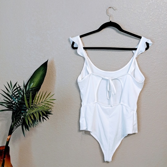 Charlotte Russe White Open Back Bodysuit Sz L - Picture 2 of 2
